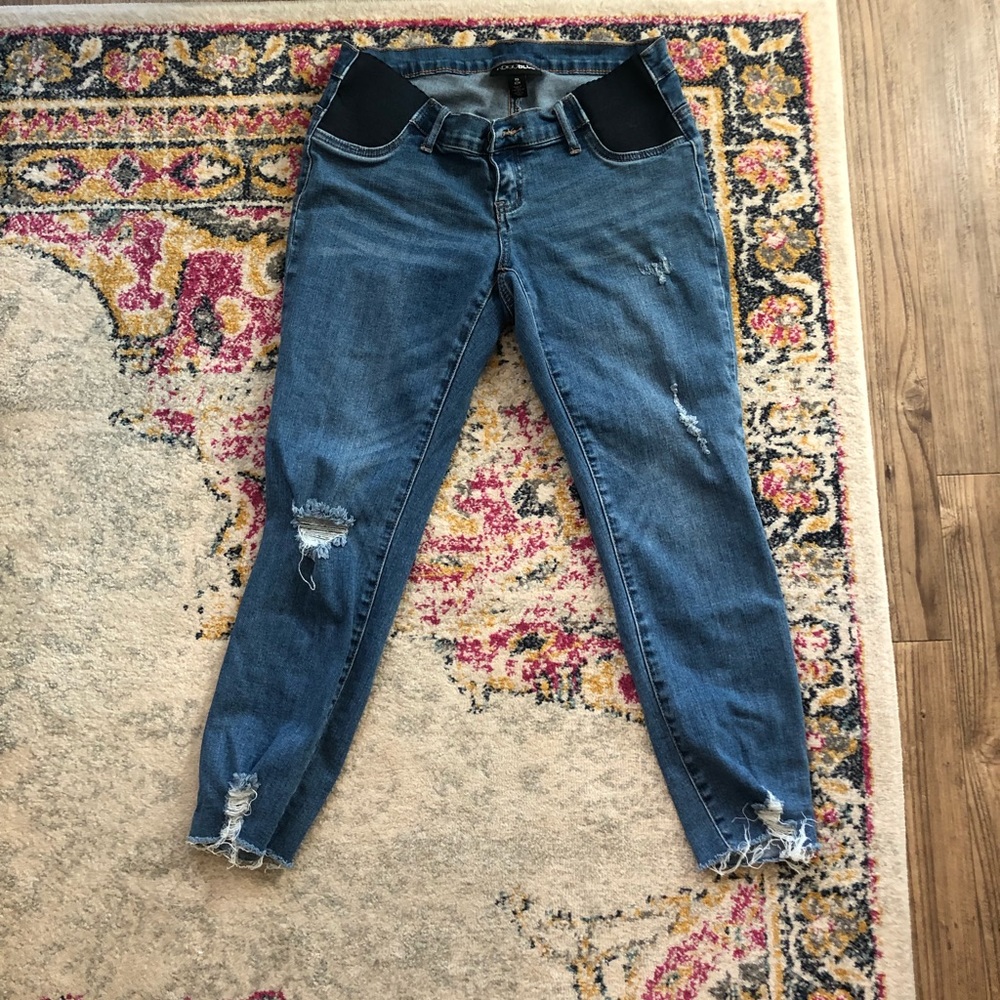 Distressed maternity jeans